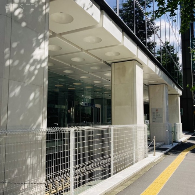 ヤクルト本社ビル 外観