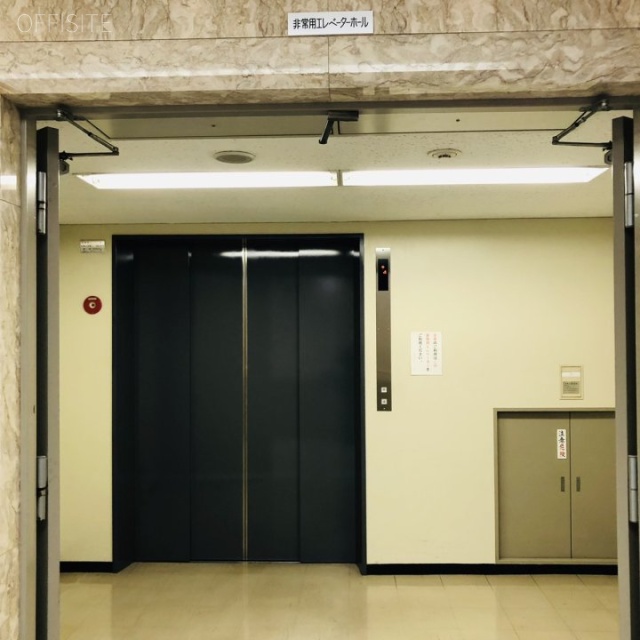 新日石ビル エントランス