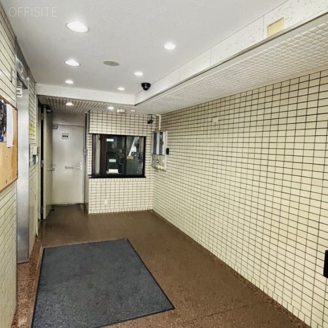 第24下川ビル エントランス