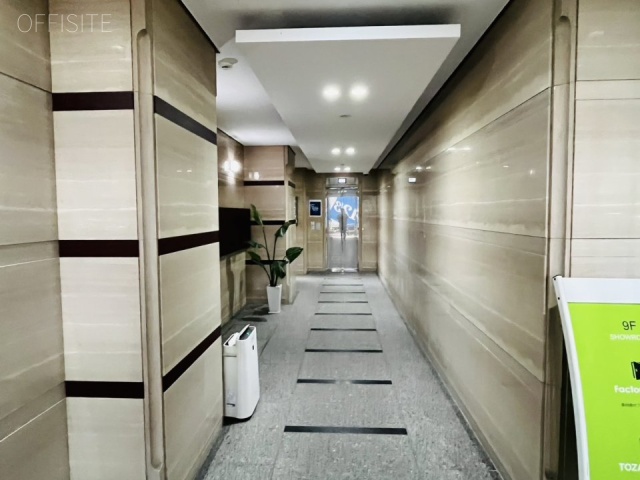 SH小林ビル エントランス