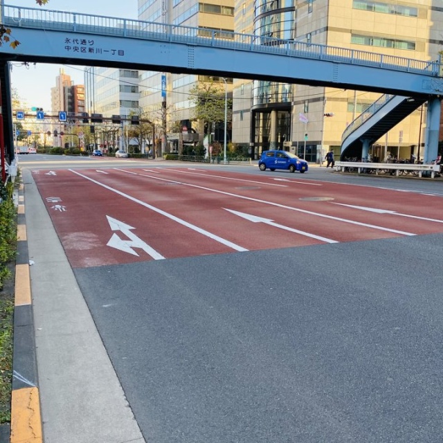 白鹿茅場町ビル ビル前面道路