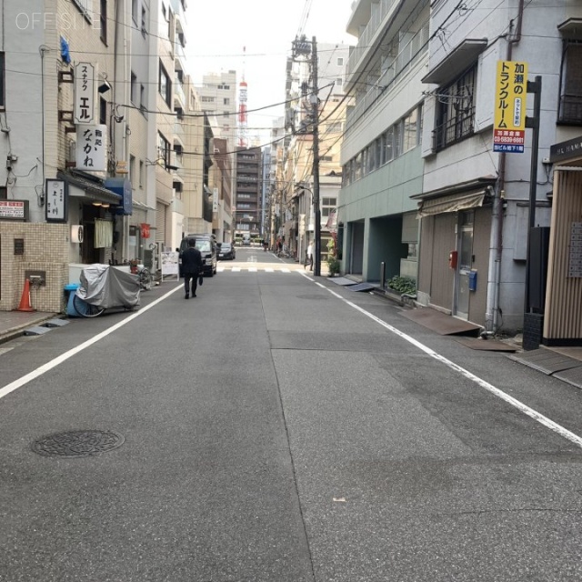 HK浜松町ビル ビル前面道路