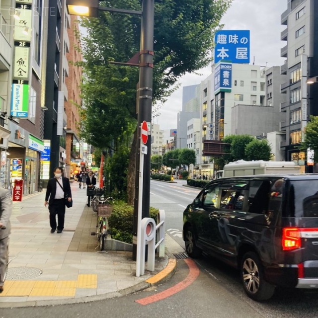 AL BUILDING JINBOCHO 周辺