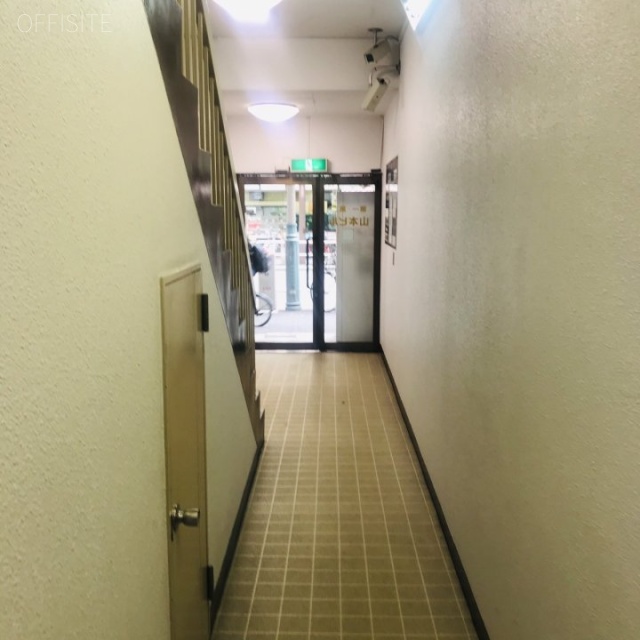 第一山本ビル エントランス