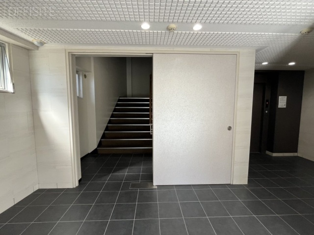 MFビル エントランス