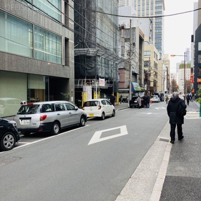 エスペランサ神田小川町 ビル前面道路