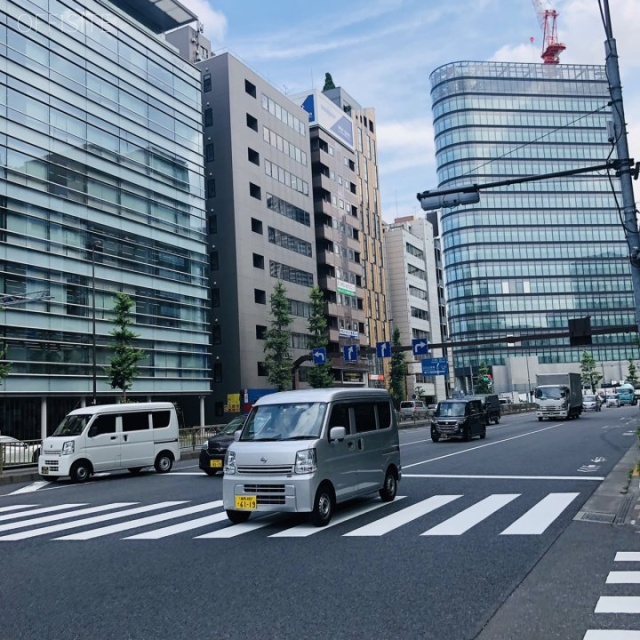 マスマンビル ビル前面道路
