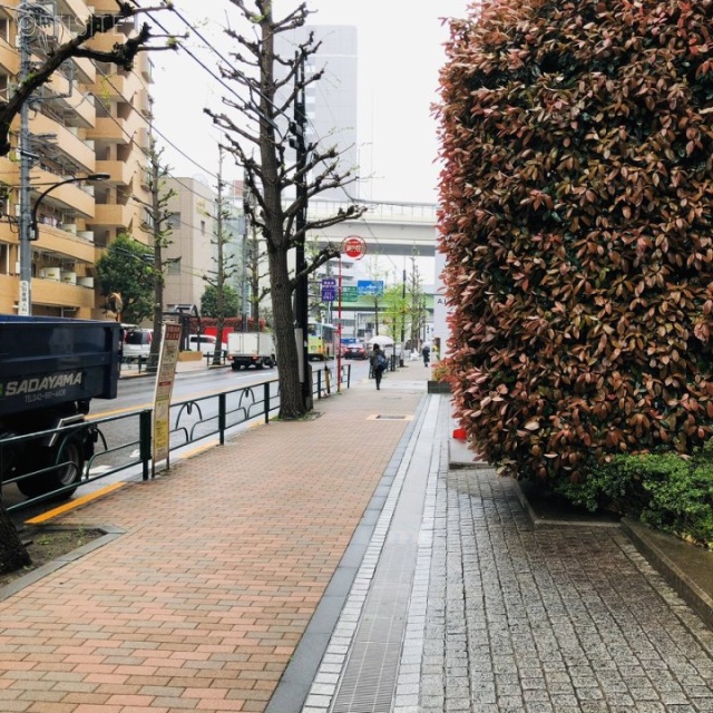 JMFビル笹塚01 ビル前面道路