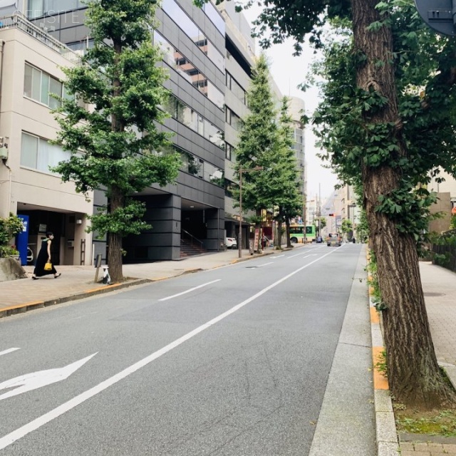 紀尾井町金田ビル ビル前面道路