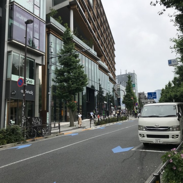 原宿神宮の森ビル ビル前面道路