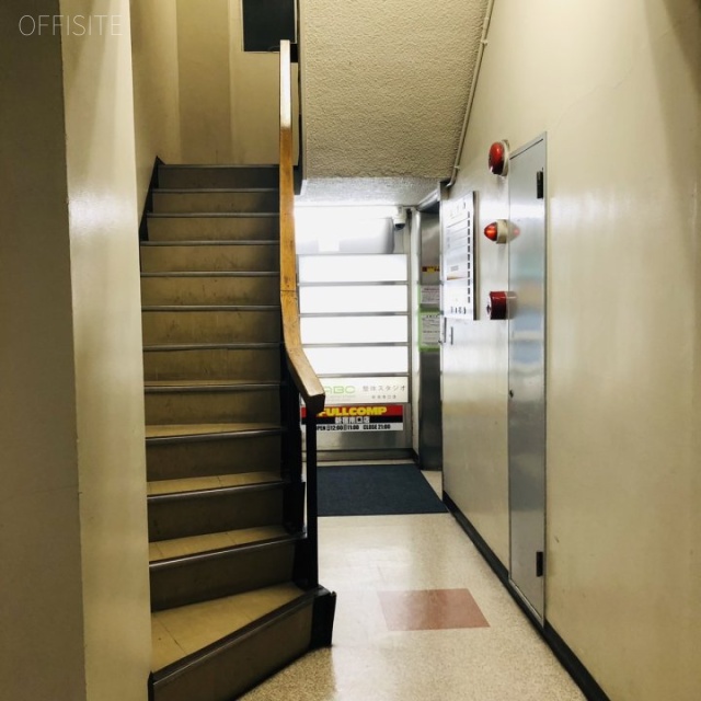 新宿須田ビル エントランス