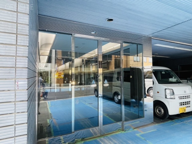 THE PORTAL IWAMOTOCHO オフィスビル出入口