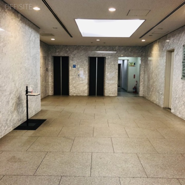 オームビル新館 エントランス