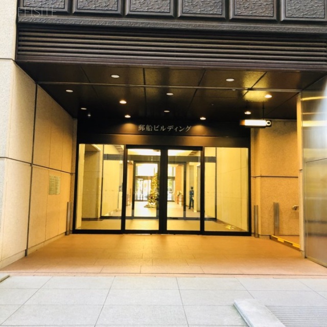 丸の内郵船ビル(1階:サービスオフィス) エントランス