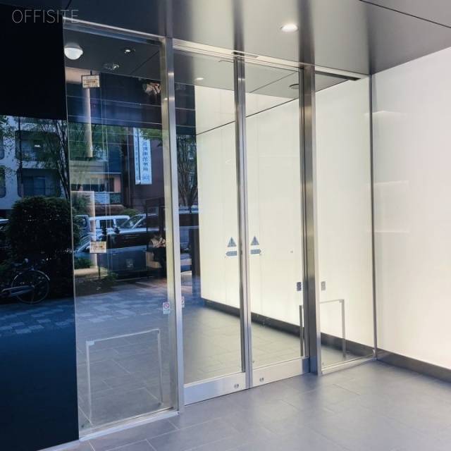 FRAME日本橋 オフィスビル出入口