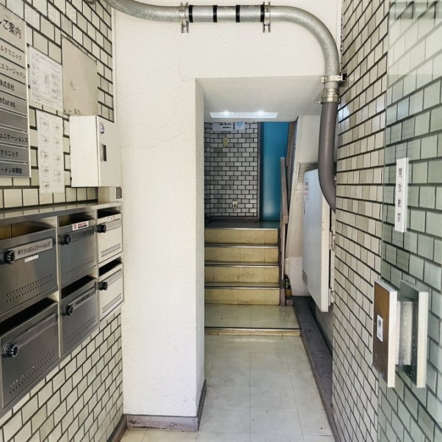 明和本郷ビル エントランス