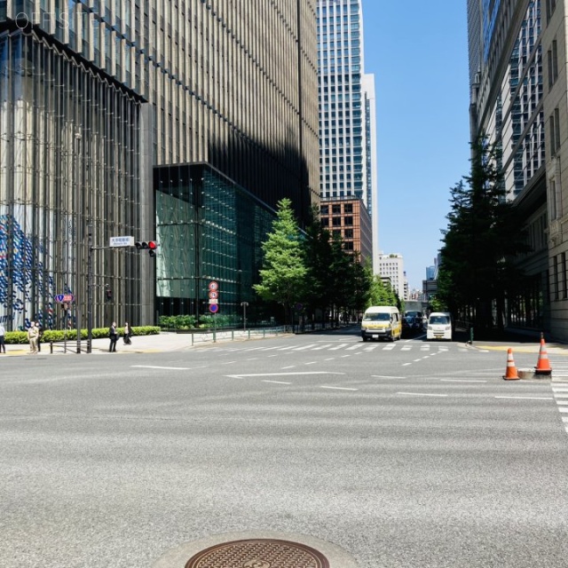 大成大手町ビル ビル前面道路