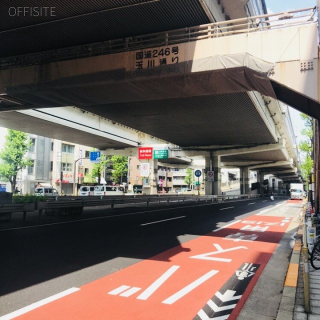 三軒茶屋堀商ビル ビル前面道路