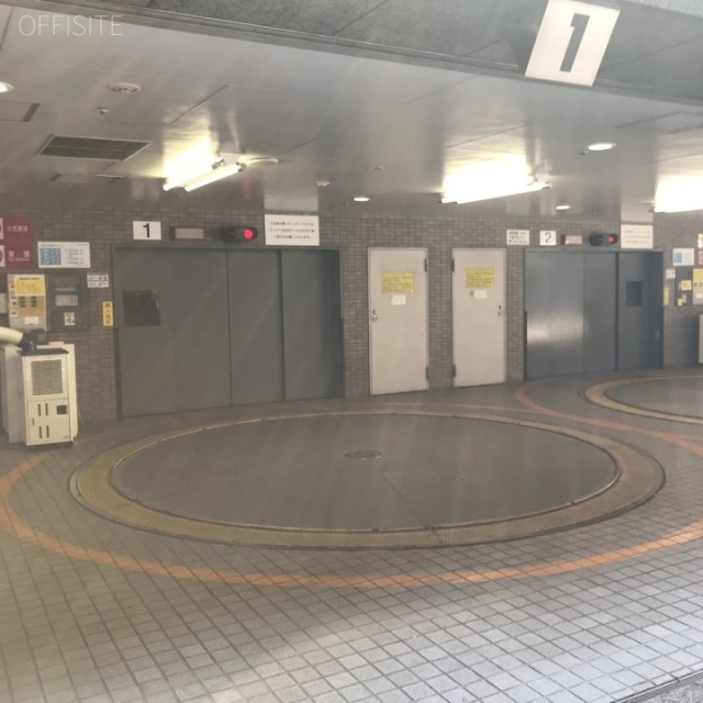銀座3丁目ビル 駐車場