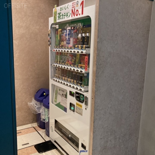 The PLACE 戸越 エントランス自動販売機