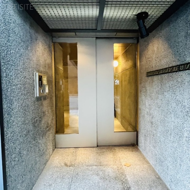 ACN日本橋リバーサイド オフィスビル出入口