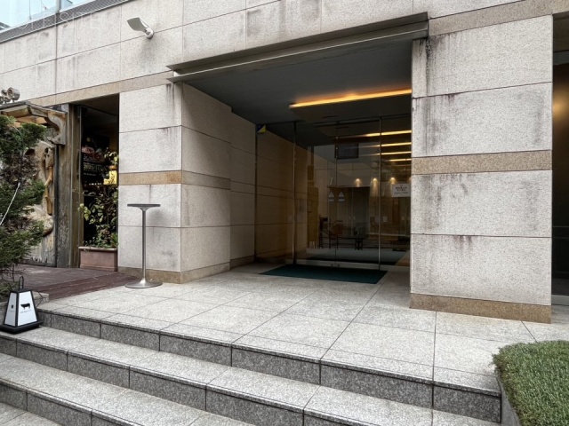 クローバー芝公園ビル エントランス