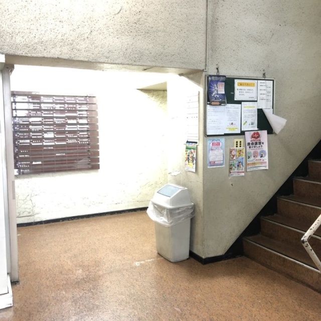 細川ビル エントランス