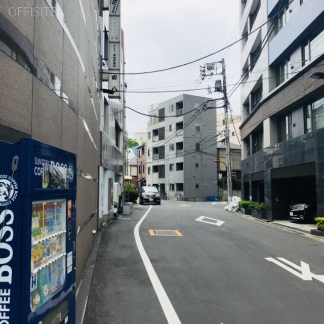 富士ビル ビル前面道路