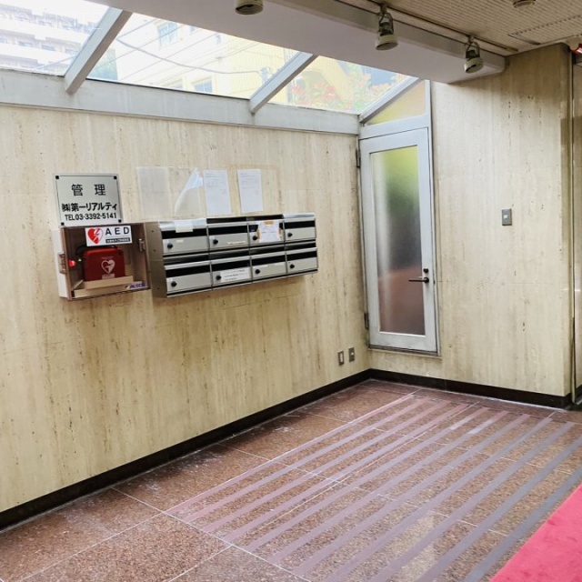 TSG御苑ビル エントランス