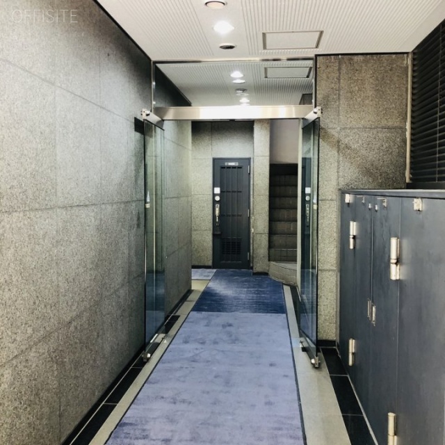 隼東幸ビル エントランス