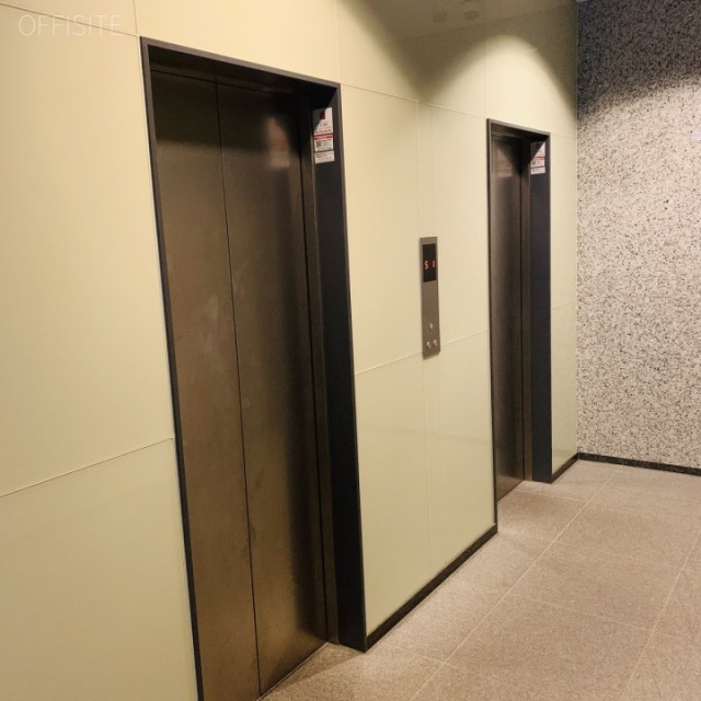 U-AXIS エレベーター