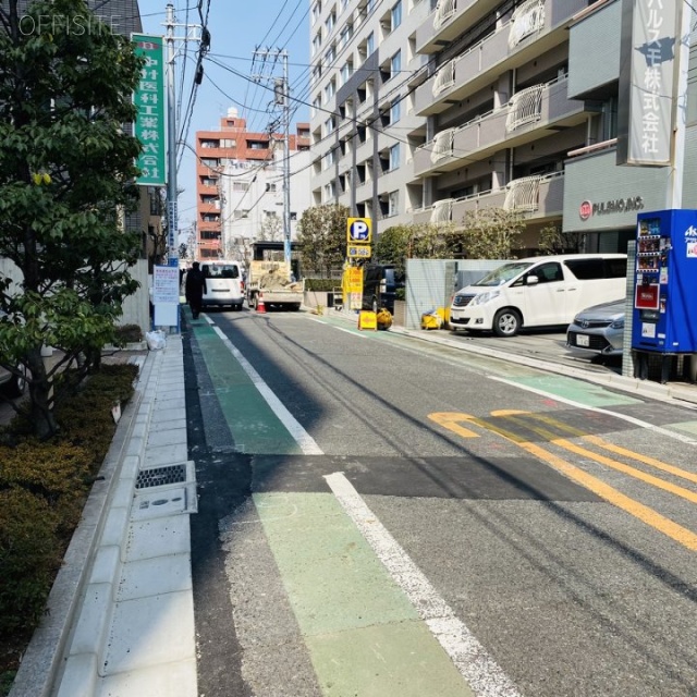 本郷弓町ビル ビル前面道路