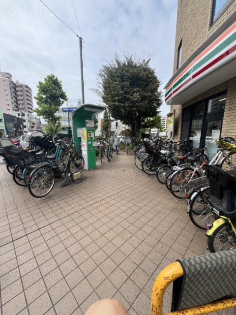 NK志村坂上ビル 前面歩道