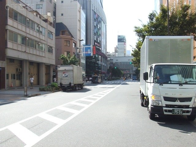 富士ソフト秋葉原ビル ビル前面道路