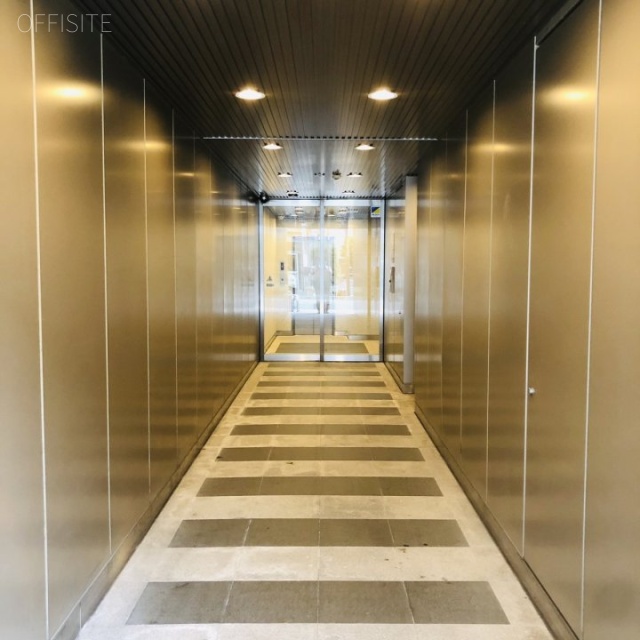 SRビル エントランス