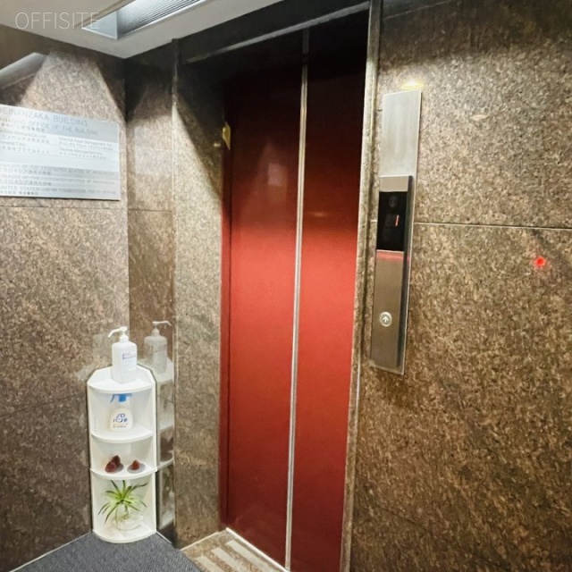 霊南坂ビル エレベーター