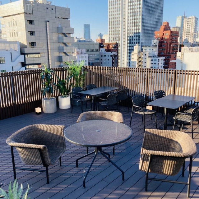 +SHIFT MITA 屋上テラス