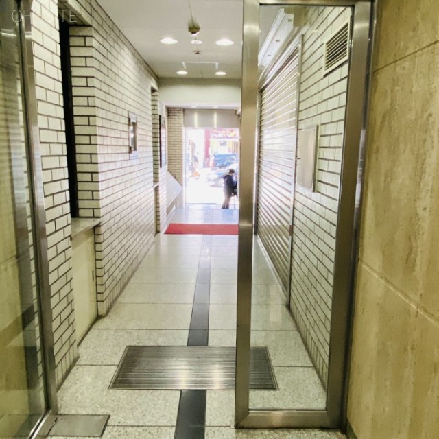 青山アイアイビル エントランス