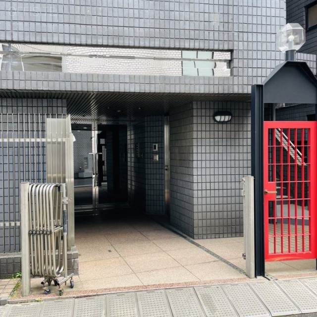 PROSビル オフィスビル出入口
