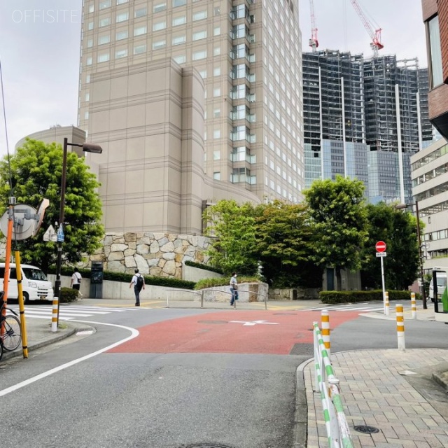 徳力ビル ビル前面道路