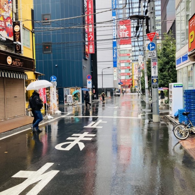 赤塚ビル ビル前面道路