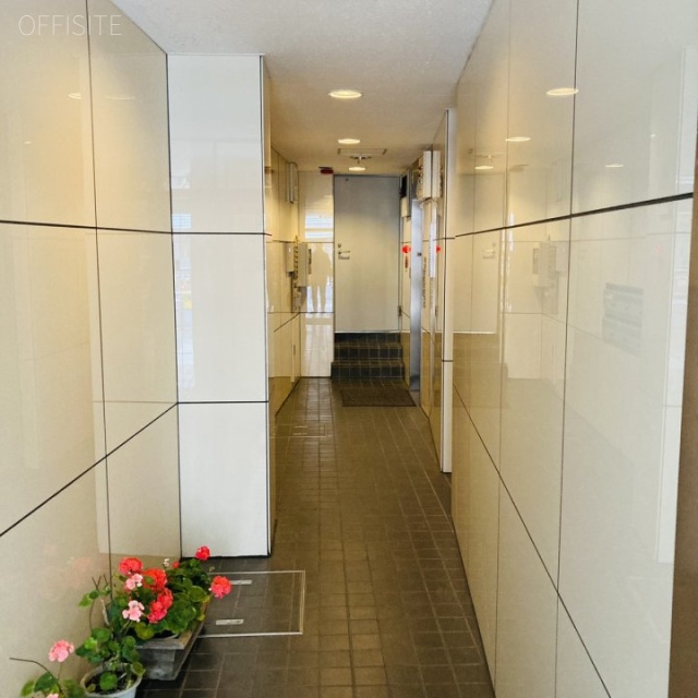 カワムラビル エントランス