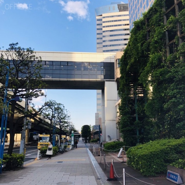 天王洲ファーストタワー ビル前面道路