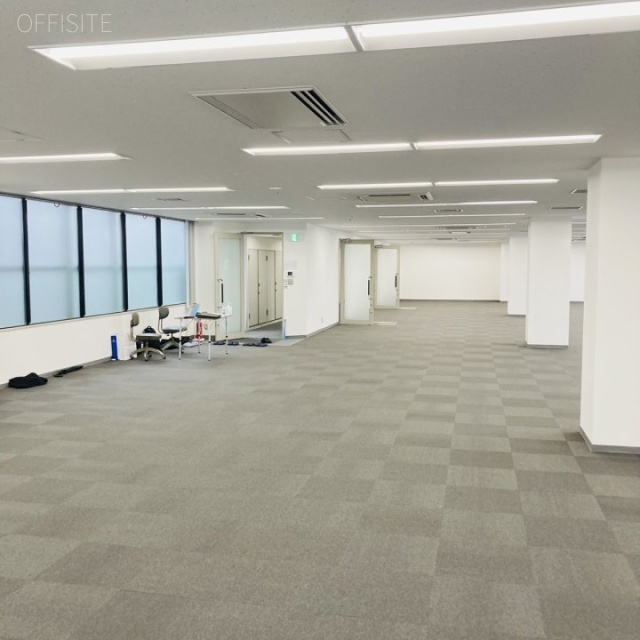 西新宿三晃ビル 内装