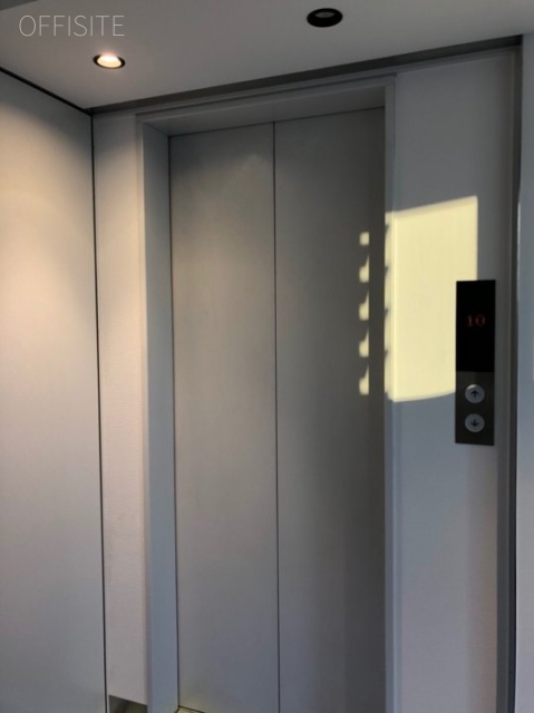 六本木718 エレベーター