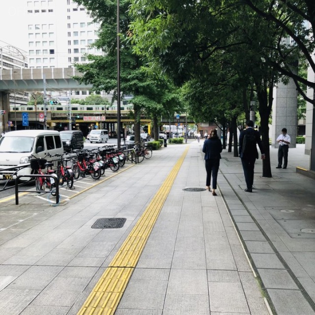 丸の内北口ビル ビル前面道路