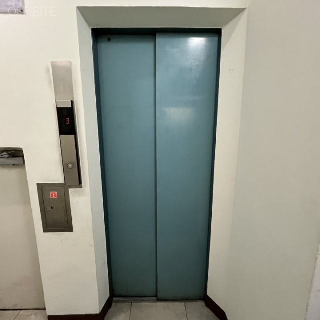 和田ビル エントランス