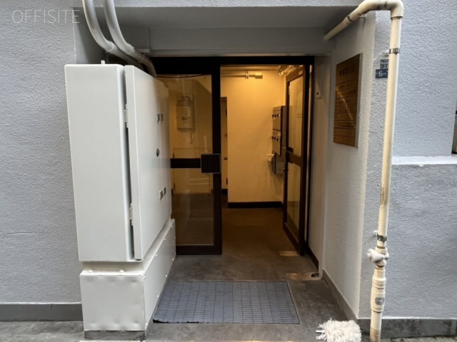 東専堂ビル エントランス