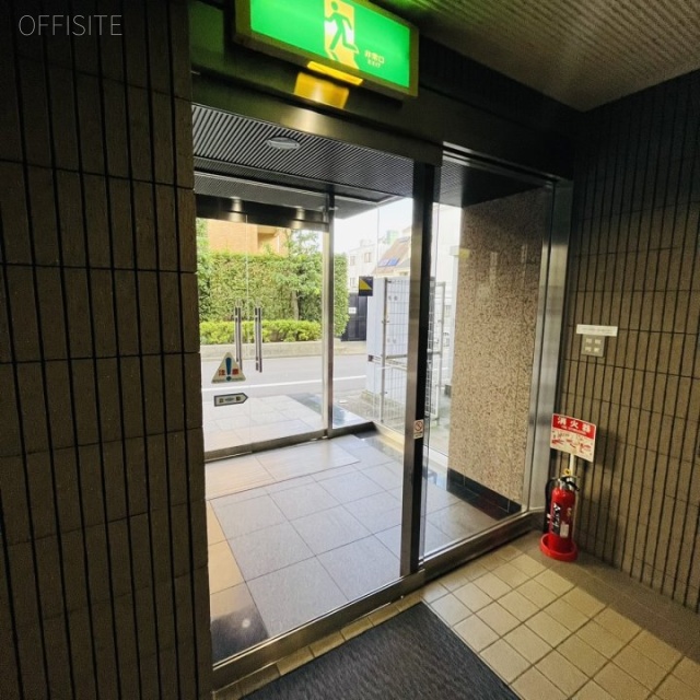 ラグジュアリーヒルズ赤坂ビル エントランス