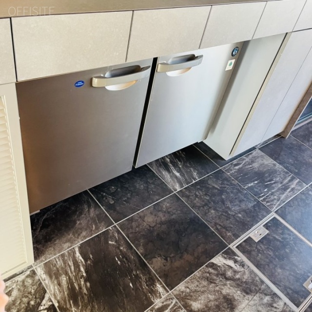 Expert Tamachi 11階共用ラウンジスペースキッチン